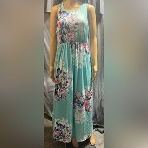 $3 MAXI DRESS SIZE L. WORN ONCE. $3 WHEN BUNDLED WITH 3 OR MORE
